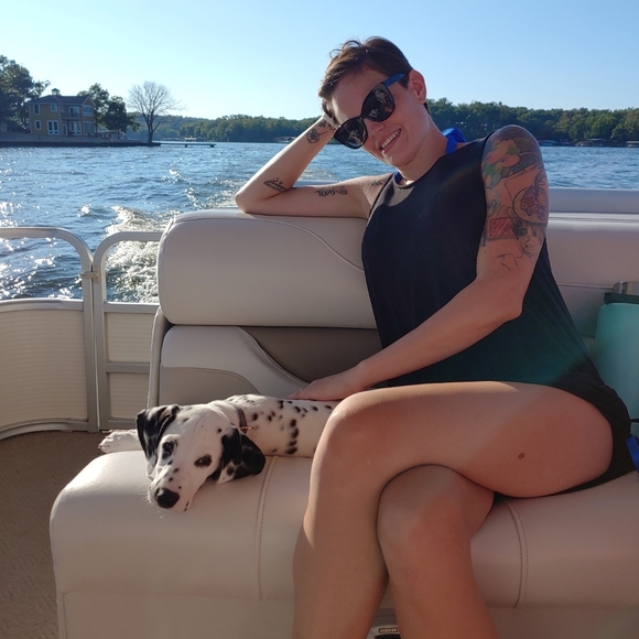 Meet your Posher, Kylie - Picture 2 of 2